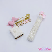 Load image into Gallery viewer, Set Pearls Mezuzah & Tehilim Name Stroller Pin 3"1/4