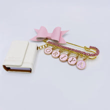 Load image into Gallery viewer, Tehilim &amp; Pink Name Stroller Pin 3&quot;1/4

