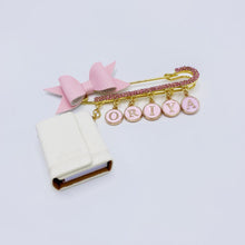 Load image into Gallery viewer, Tehilim &amp; Pink Name Stroller Pin 3&quot;1/4
