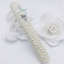 Load image into Gallery viewer, Set Pearls Mezuzah &amp; Tehilim Name Stroller Pin
