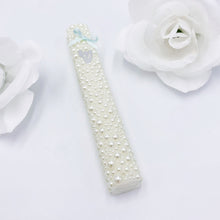 Load image into Gallery viewer, Set Pearls Mezuzah &amp; Tehilim Name Stroller Pin
