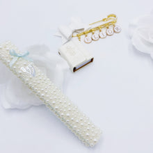 Load image into Gallery viewer, Set Pearls Mezuzah &amp; Tehilim Name Stroller Pin
